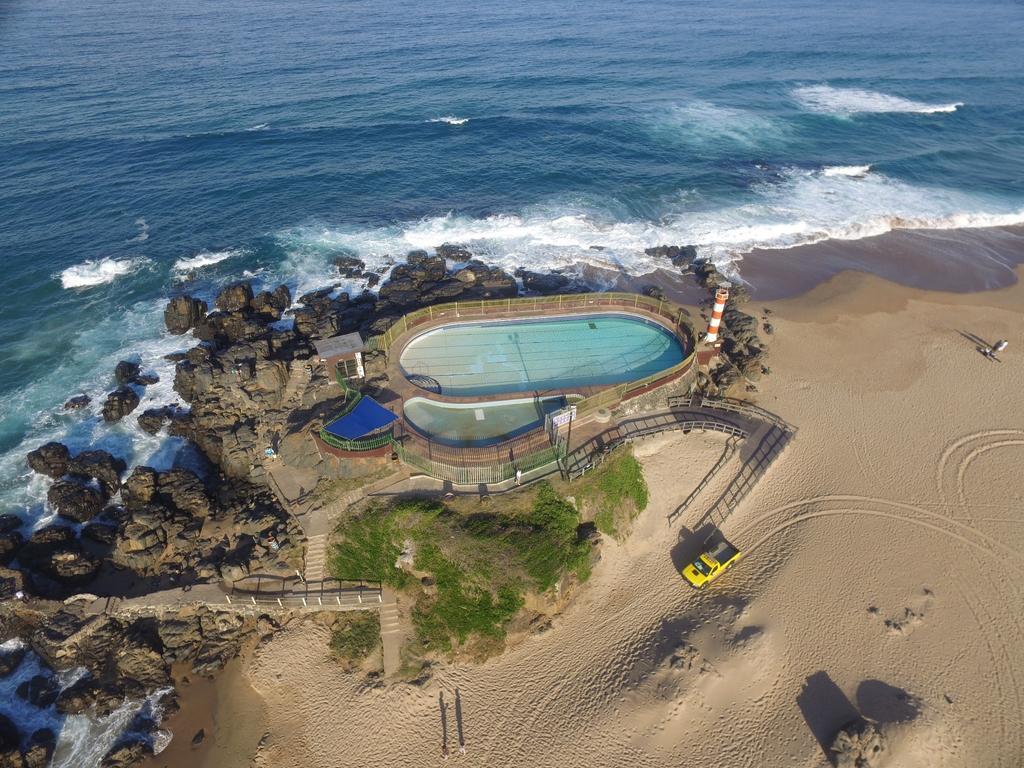 Beachfront Cabanas Amanzimtoti Exterior photo